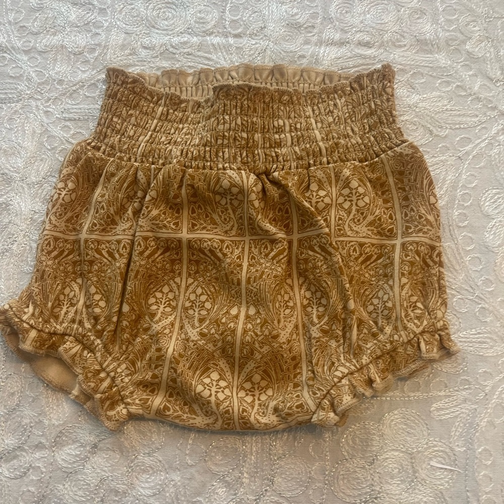 NWT Darling Kate Quinn Tan Gold Patterned Baby Bloomers Sz 12-18M